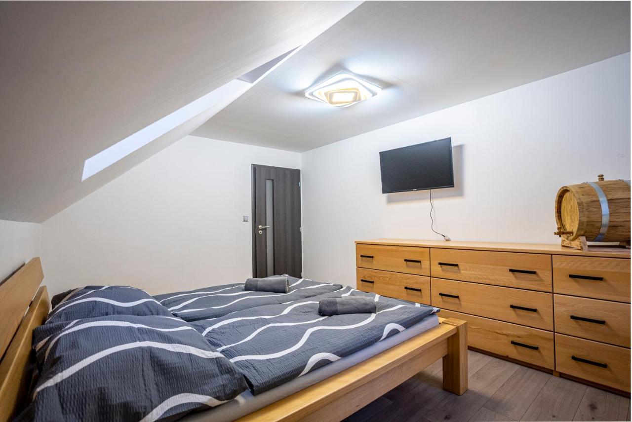 Apartmany V Podzamci 纳霍德 外观 照片
