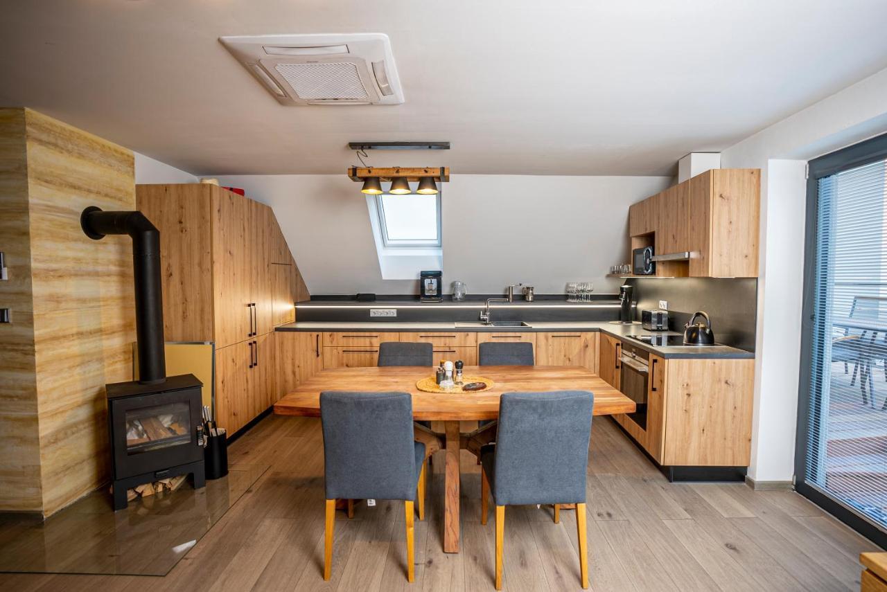 Apartmany V Podzamci 纳霍德 外观 照片
